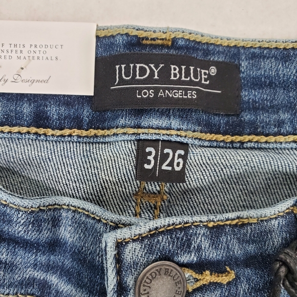 Judy Blue Mid Rise Boyfriend Fit with Stretch Sz 3/26 NWT Distressed MD Wash - Picture 4 of 12